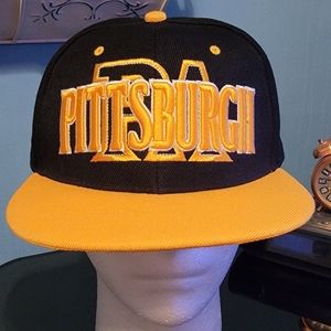 Pittsburgh PA Black & Gold Snapback Ball Cap, OS